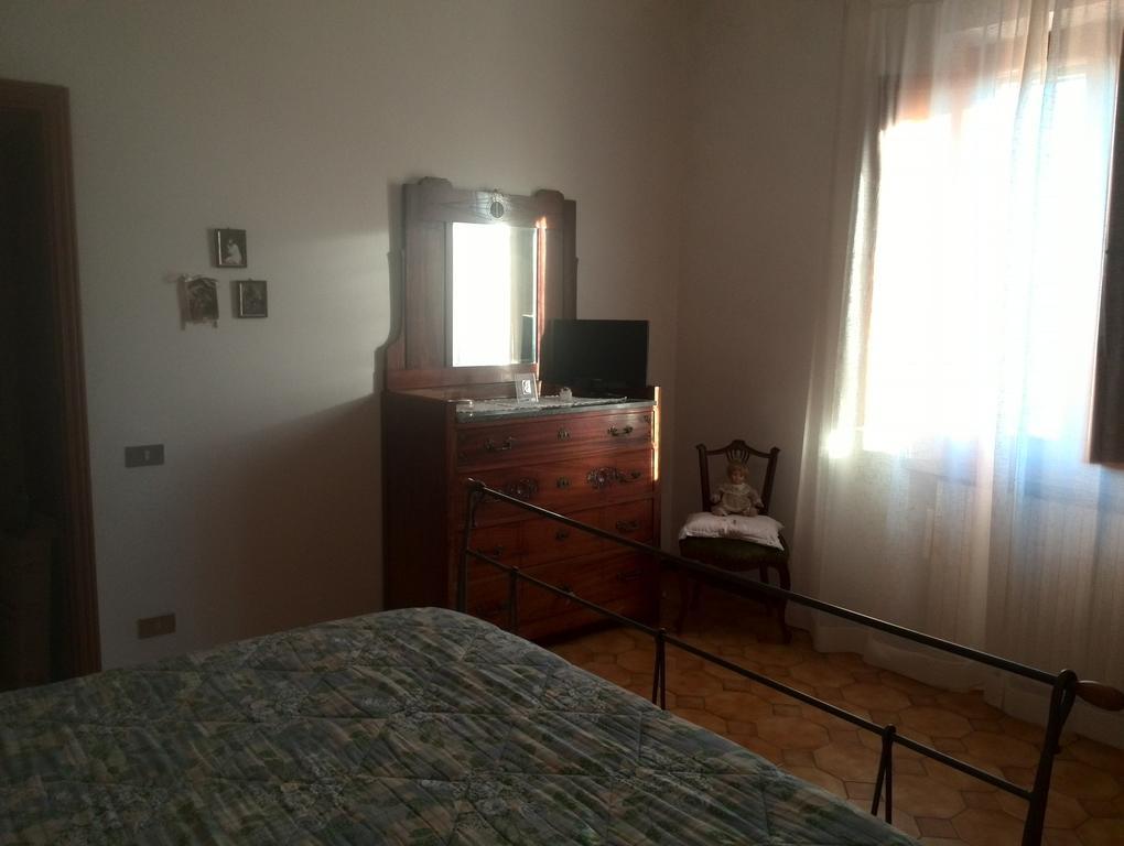 Casa Ricciardi Apartment Chianni Phòng bức ảnh