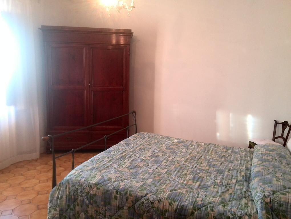 Casa Ricciardi Apartment Chianni Phòng bức ảnh