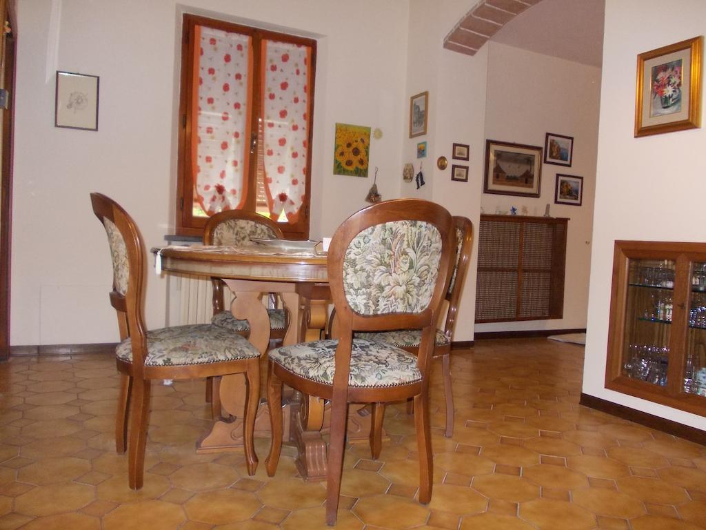 Casa Ricciardi Apartment Chianni Phòng bức ảnh