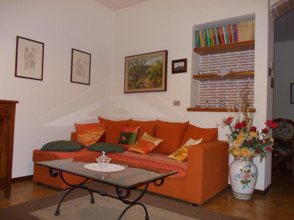 Casa Ricciardi Apartment Chianni Phòng bức ảnh