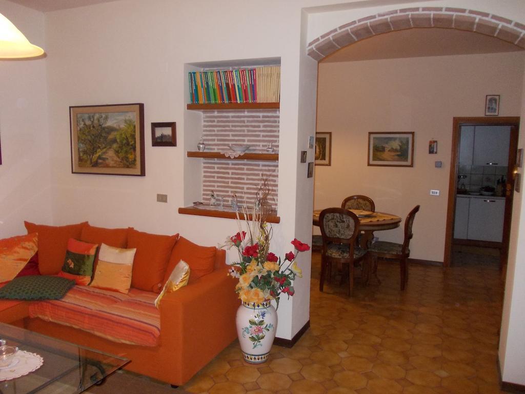 Casa Ricciardi Apartment Chianni Phòng bức ảnh
